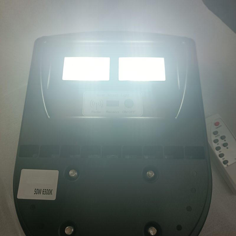 Lampa de iluminat stradal PNI SL205 50W cu panou solar incorporat